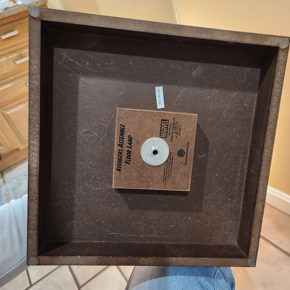 Marvel Avengers Floor Lamp. - Picture 7 of 8